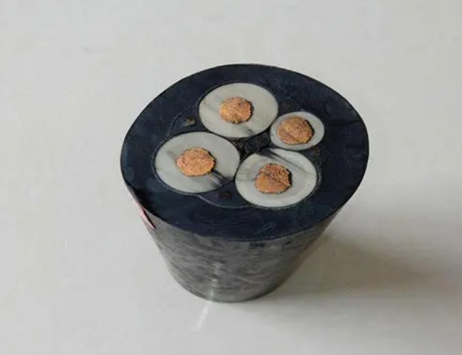 橡套電線電纜使用特性和分類有哪些呢.jpg 橡套電線電纜使用特性和分類有哪些呢.jpg